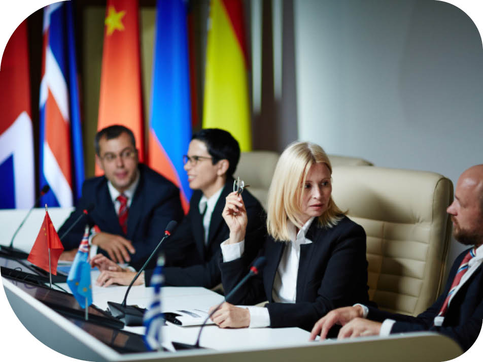 Politicians consulting at international forum